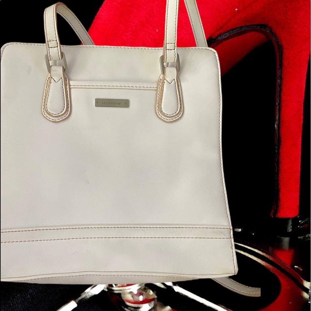 NWOT Liz Claiborne Multi-compartmented Purse